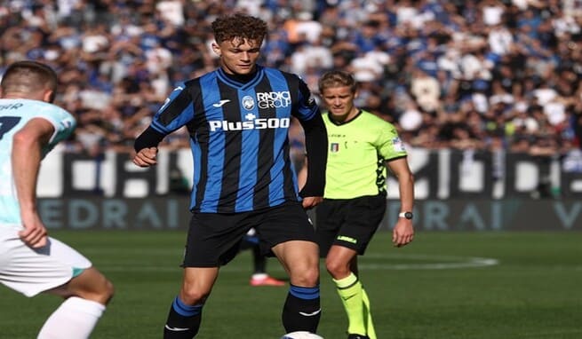 Atalanta, riecco Scalvini: il centrale con i piedi da centrocampista Atalanta, riecco Scalvini: il centrale con i piedi da centrocampista