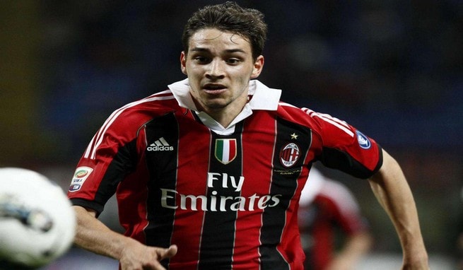 Da Milanello: stop per De Sciglio e Abate ' salva' il posto... Da Milanello: stop per De Sciglio e Abate ' salva' il posto...