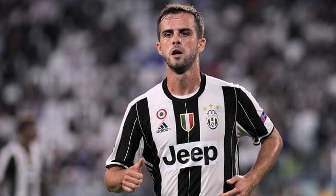 Allegri: suona l'allarme in Champions, infortunio per Pjanic. Allegri: suona l'allarme in Champions, infortunio per Pjanic.