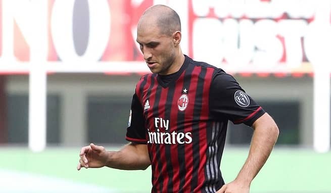 Paletta espulso, Romagnoli stop muscolare, sarà emergenza totale per la difesa rossonera all'Olimpico