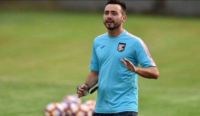De Zerbi a trazione anteriore: provato il 4-2-3-1 per l'Udinese. De Zerbi a trazione anteriore: provato il 4-2-3-1 per l'Udinese.