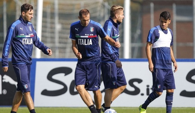 Ventura, altro intoppo: Chiellini lascia il ritiro della Nazionale. Ventura, altro intoppo: Chiellini lascia il ritiro della Nazionale.