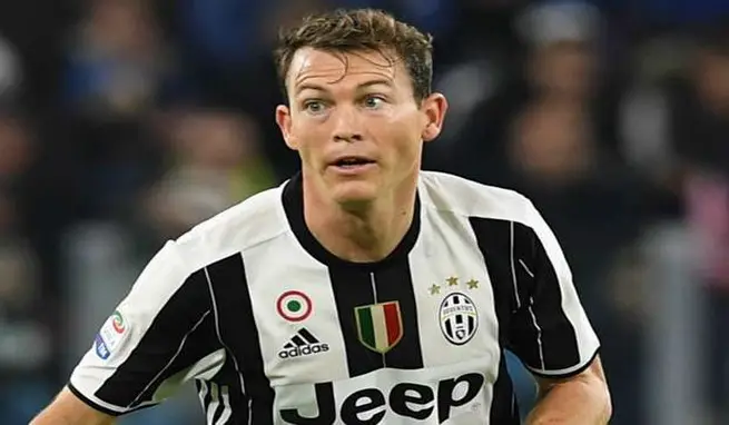 Juventus-Pescara: Lichtsteiner gioca solo 25', ecco il motivo.