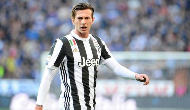 Bernardeschi e il rischio operazione: se la terapia conservativa non desse frutti, per l'esterno sarebbe stagione finita